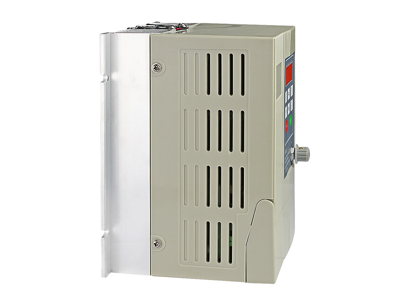 4000H通用變頻器，變頻器三相380V，變頻器廠家，電機(jī)變頻器